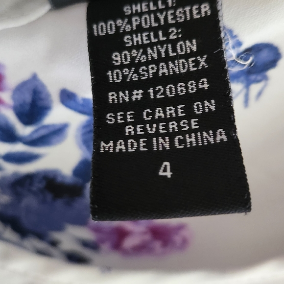 Torrid EUC Size 4 White Blue Floral Lace Trim Flowy Tank Top - Picture 7 of 15